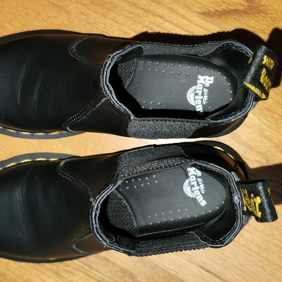 Dr. Martens 2976 Chelsea Boot - Picture 12 of 12